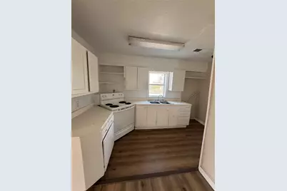 519 Hutchinson Street, Bowie, TX 76230 - Photo 3