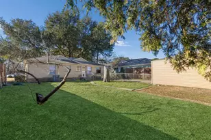 6341 Sudbury Dr, Dallas, TX 75214 - Photo 25