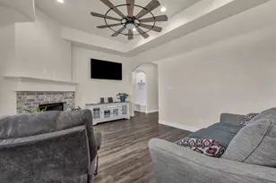 1013 Mojave Trail, Granbury, TX 76048 - Photo 9