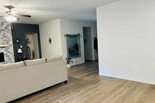 8404 Radiant St, Garland, TX 75043 - Photo 9