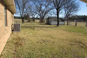 1210 Winkler St, Ennis, TX 75119 - Photo 13