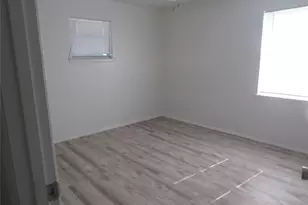 1210 Winkler St, Ennis, TX 75119 - Photo 9