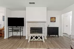 9013 Topperwind Ct, Fort Worth, TX 76134 - Photo 11