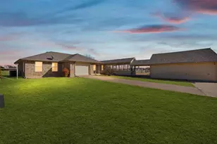 1043 Bells Chapel Rd, Pecan Hill, TX 75165 - Photo 3