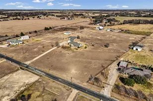 1043 Bells Chapel Rd, Pecan Hill, TX 75165 - Photo 33