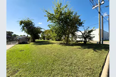 400 E Sycamore Street, Sherman, TX 75090 - Photo 3