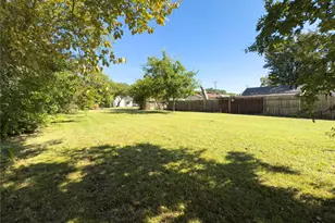 400 E Sycamore St, Sherman, TX 75090 - Photo 1