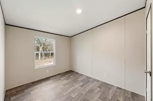 279 Carlisle Ct, Springtown, TX 76082 - Photo 13