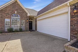 2221 Templeton Dr, Arlington, TX 76006 - Photo 3