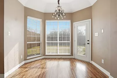 2221 Templeton Drive, Arlington, TX 76006 - Photo 11