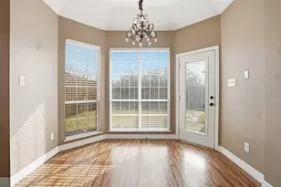 2221 Templeton Dr, Arlington, TX 76006 - Photo 11