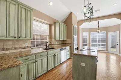 2221 Templeton Drive, Arlington, TX 76006 - Photo 13