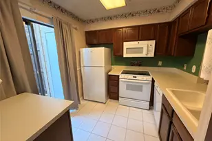 2327 Torrington Dr, Arlington, TX 76012 - Photo 3