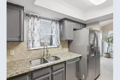 2713 Meadowstone Court, Carrollton, TX 75006 - Photo 11