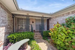 8318 Lullwater Dr, Dallas, TX 75218 - Photo 3