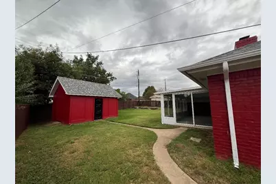 1500 Hyde Park Boulevard, Cleburne, TX 76033 - Photo 3