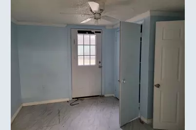 924 N Clements Street, Gainesville, TX 76240 - Photo 3