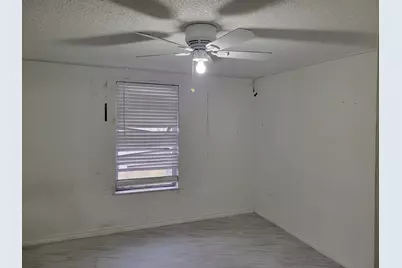 924 N Clements Street, Gainesville, TX 76240 - Photo 5