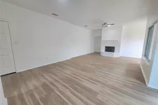 802 Headwater Dr, Arlington, TX 76015 - Photo 3