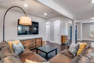 8317 Baumgarten Dr, Dallas, TX 75228 - Photo 11