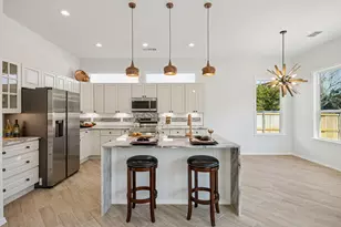 232 Hilltop Dr, Ennis, TX 75119 - Photo 5