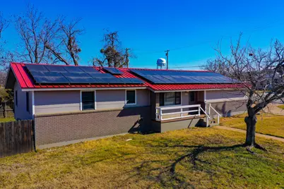 202 N 10th Street, Jacksboro, TX 76458 - Photo 1