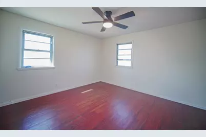 202 N 10th Street, Jacksboro, TX 76458 - Photo 13