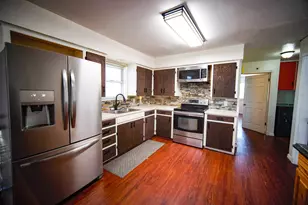 202 N 10th St, Jacksboro, TX 76458 - Photo 9