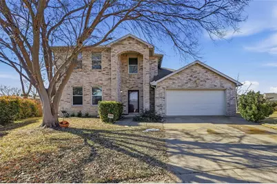 2215 Coyote Trail, Grand Prairie, TX 75052 - Photo 3