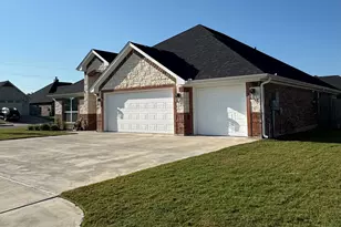 848 Agile St, Hewitt, TX 76643 - Photo 3