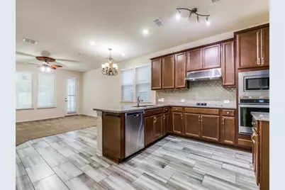 2353 Bella Court, Carrollton, TX 75010 - Photo 7