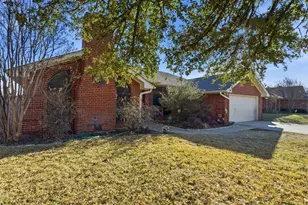 1461 Oakwood Dr, Stephenville, TX 76401 - Photo 3