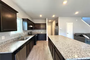 2228 Dana Dr, Grand Prairie, TX 75051 - Photo 3