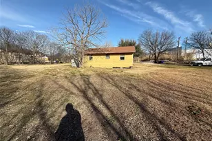 318 S Church St, Hillsboro, TX 76645 - Photo 17