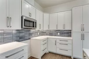 341 College Ave, Fort Worth, TX 76104 - Photo 3