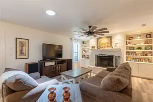 5207 Fairway Cir, Granbury, TX 76049 - Photo 3