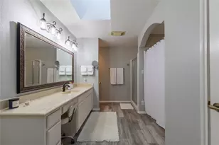 5207 Fairway Cir, Granbury, TX 76049 - Photo 11