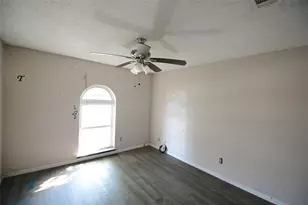 405 Bryan Dr, Crowley, TX 76036 - Photo 13