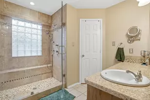 913 Raenae Dr, Burleson, TX 76028 - Photo 15