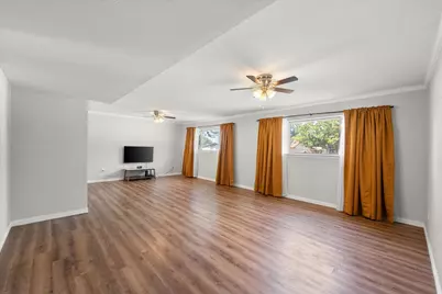 2402 Woodlawn Drive, Ennis, TX 75119 - Photo 9