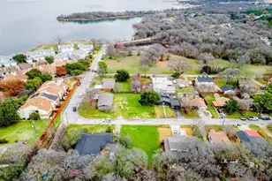 113 W Shore, Lewisville, TX 75057 - Photo 5