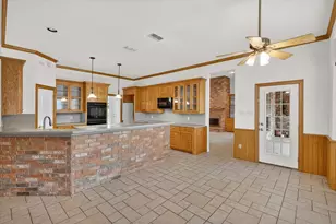 1810 Plum Creek Dr, Midlothian, TX 76065 - Photo 11