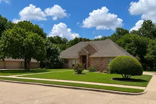 1810 Plum Creek Dr, Midlothian, TX 76065 - Photo 3