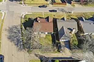 815 Apache, Dallas, TX 75217 - Photo 7