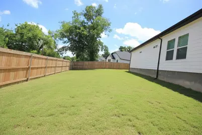 5824 Plum Dale Road, Dallas, TX 75241 - Photo 33