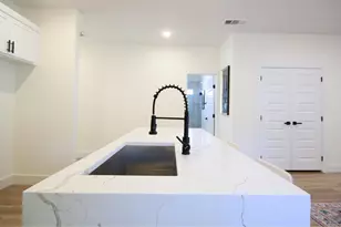 5824 Plum Dale Rd, Dallas, TX 75241 - Photo 15