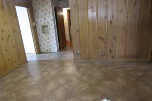 909 Red Bud Dr, Azle, TX 76020 - Photo 9