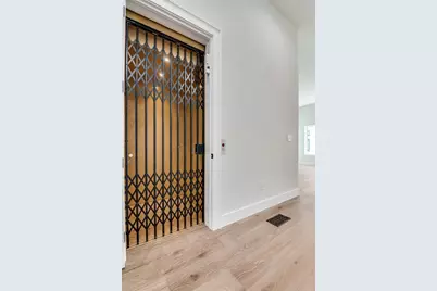 218 E Dallas Road #102, Grapevine, TX 76051 - Photo 9