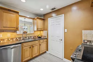 448 Arbor Creek Dr, Euless, TX 76039 - Photo 9