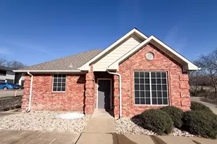 1203 N Clay St, Ennis, TX 75119 - Photo 1